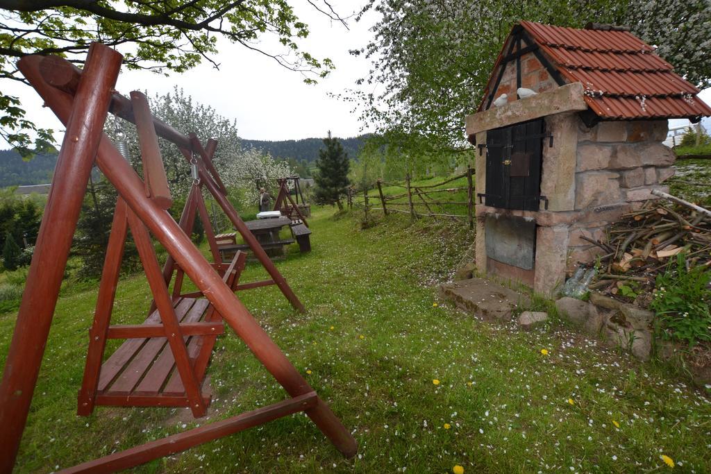 Mieroszow Zagroda Agroturystyczna Wiecha מראה חיצוני תמונה